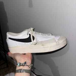 Nike White and Black Low-Top Sneakers